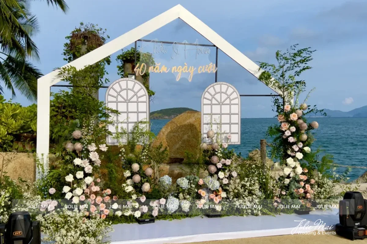 beach wedding Nha Trang — Joie Mai Wedding & Events beach wedding Nha Trang ceremony arch decoration Joie Mai