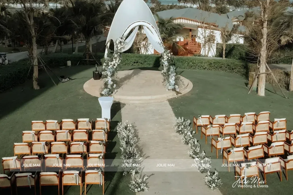 Beach Wedding Nha Trang — Outdoor Wedding Decoration Package beach wedding Nha Trang chuyen nghiep tai Nha Trang
