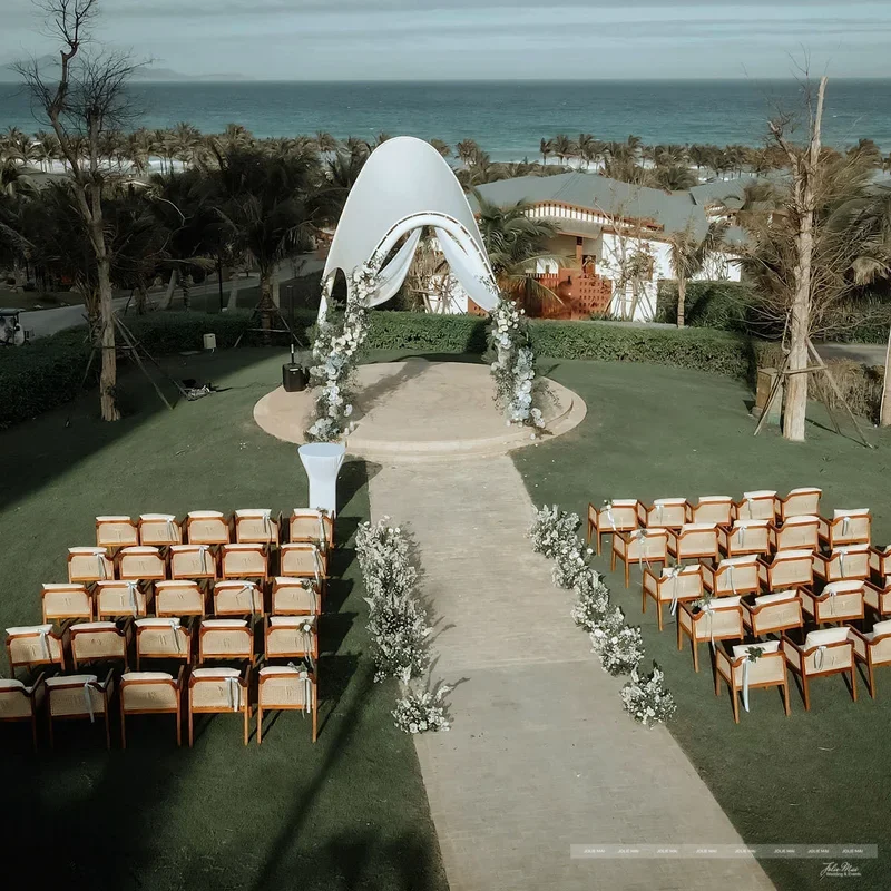 beach wedding Nha Trang — Joie Mai Wedding & Events beach wedding Nha Trang couple celebration decor