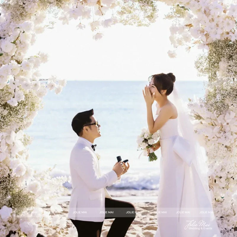 beach proposal Nha Trang beach proposal Nha Trang - fresh floral decoration setup