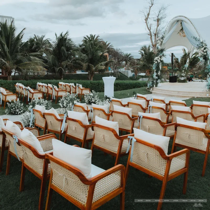 beach wedding Nha Trang — Joie Mai Wedding & Events beach wedding Nha Trang tropical decoration closeup