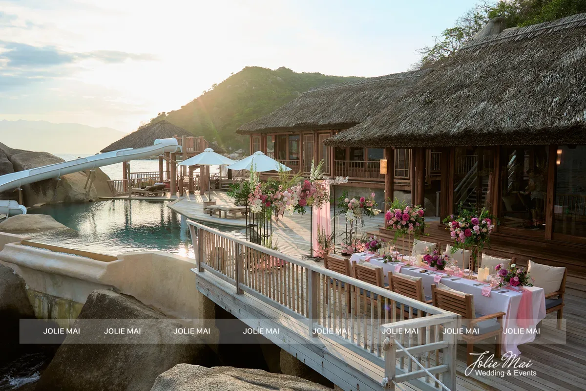 địa điểm tổ chức đám cưới đẹp Nha Trang - không gian tiệc trên vách đá ven biển địa điểm tổ chức đám cưới đẹp Nha Trang - không gian tiệc trên vách đá ven biển