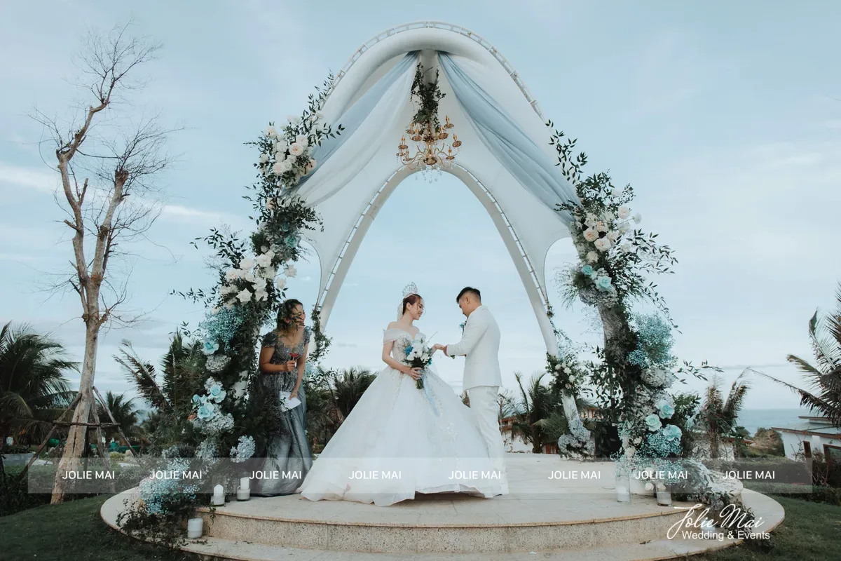 địa điểm tổ chức đám cưới đẹp Nha Trang - nghi thức trao nhẫn dưới mái vòm địa điểm tổ chức đám cưới đẹp Nha Trang - nghi thức trao nhẫn dưới mái vòm